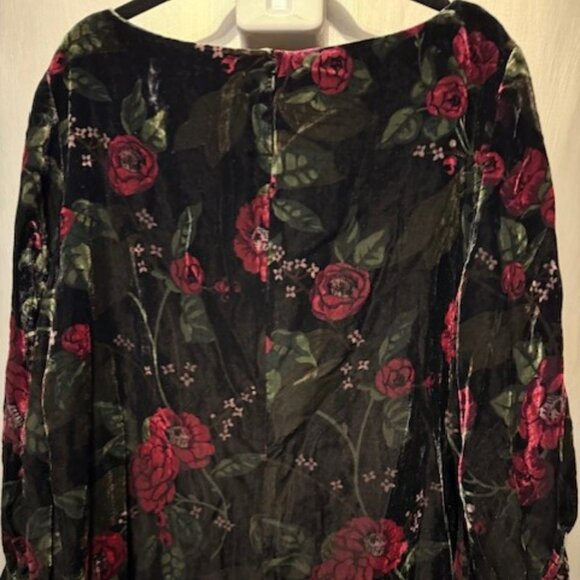 Velvet Floral with bateau neckline Puff Sleeve Shift Dress with Bishop Sleeves - Picture 14 of 16